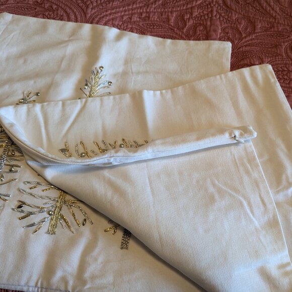 Cushion Cover Stylish Beaded White Cushion covers 17.8 x 18.4" - Picture 3 of 5